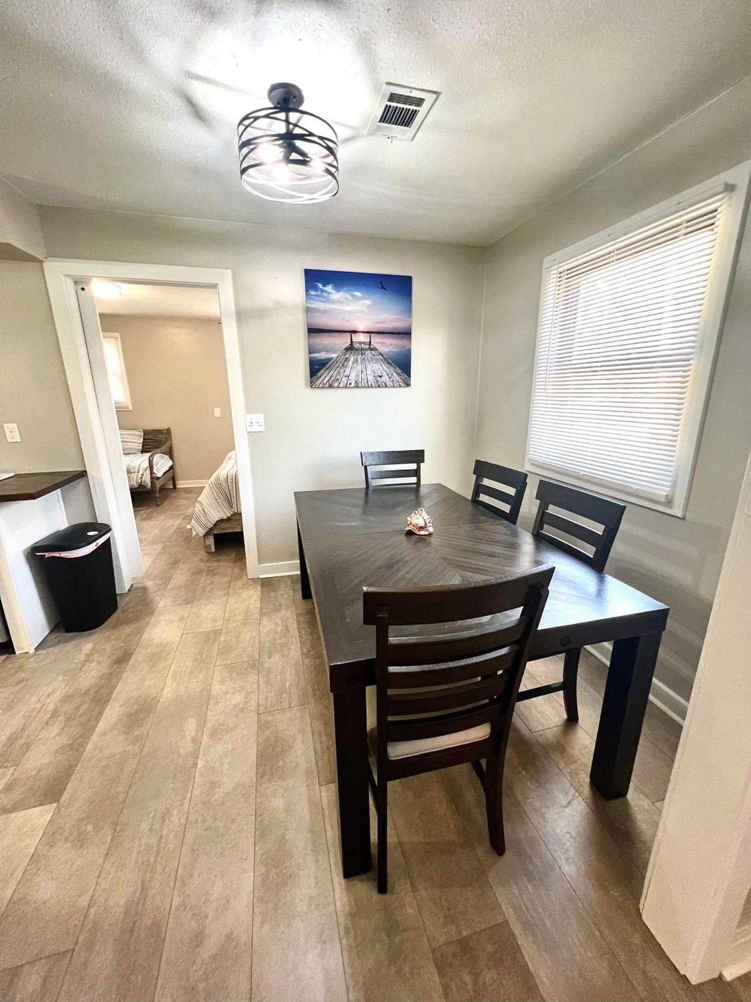 4/2 Home Close To Beach, Centrally Located! Gulfport Eksteriør bilde