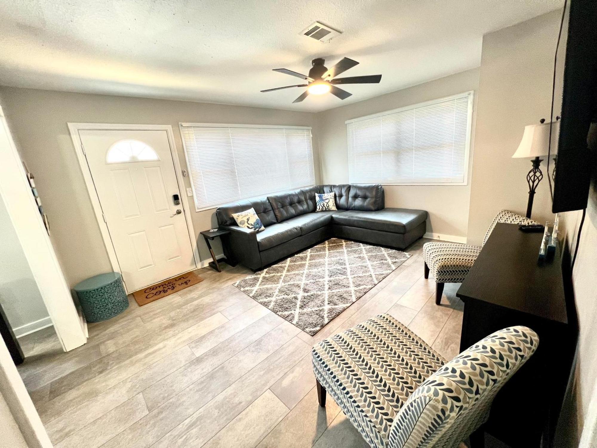4/2 Home Close To Beach, Centrally Located! Gulfport Eksteriør bilde